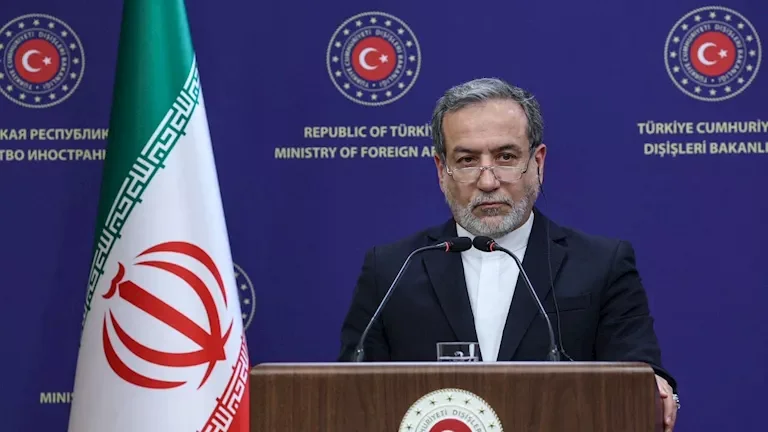 وزير الخارجية الإيراني يؤكد التزام بلاده بالتعاون الاستراتيجي مع العراق