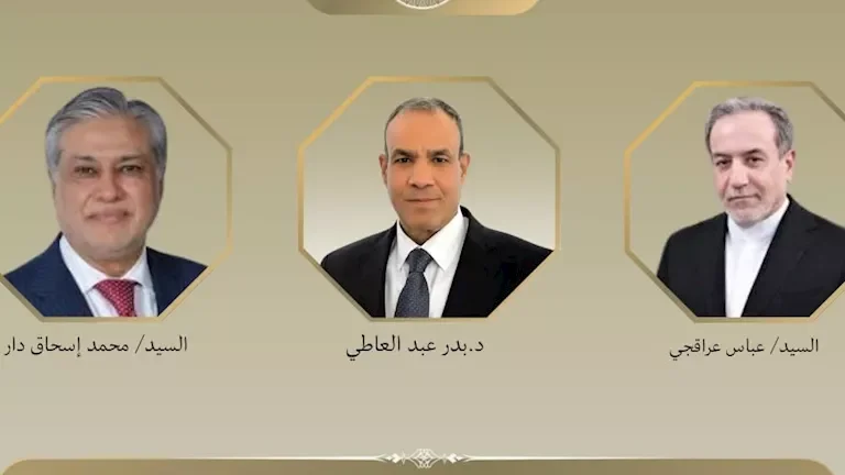 وزير الخارجية يناقش مع نظيريه الباكستاني والإيراني تطورات مفاوضات إيران وأمريكا