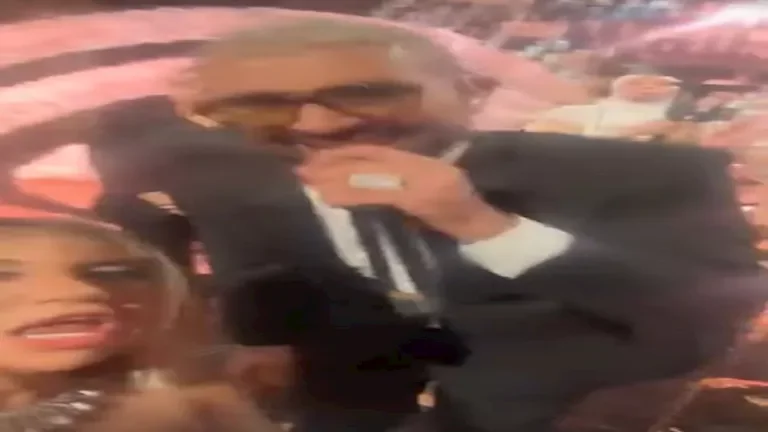 "أحمد سعد وبوسي شلبي يحتفلان بتأهل مصر إلى دور الـ16 في كأس العالم"