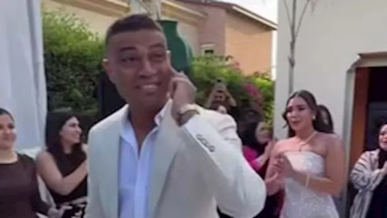 أحمد ماجد يحتفل بخطوبته بحضور الأهل والأصدقاء 1 أحمد ماجد يحتفل بخطوبته بحضور الأهل والأصدقاء