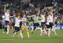 إنجلترا تتغلب على المكسيك بعشرة لاعبين وتستعد لمواجهة النرويج
