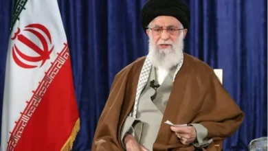 إيران تغلق أجواء طهران خلال تشييع خامنئي يوم الاثنين