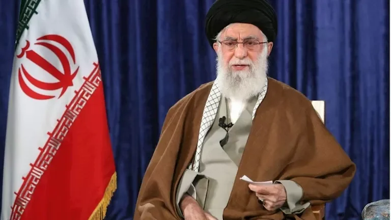 إيران تغلق أجواء طهران خلال تشييع خامنئي يوم الاثنين 1 إيران تغلق أجواء طهران خلال تشييع خامنئي يوم الاثنين