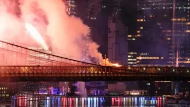 الألعاب النارية تضيء جسر بروكلين احتفالاً بالذكرى الـ250 لاستقلال أمريكا