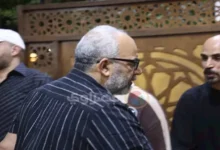 بيومي فؤاد يشارك في عزاء المنتج الراحل ياسر صبحي بالصور