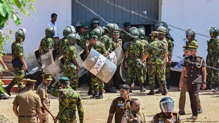 تحول سجن في سريلانكا إلى ساحة معركة: 25 قتيلاً وحوالي 100 مصاب
