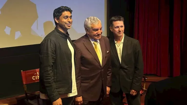 زاهي حواس يشارك في العرض الخاص لفيلم "الرجل ذو القبعة" في نيويورك 1 زاهي حواس يشارك في العرض الخاص لفيلم "الرجل ذو القبعة" في نيويورك