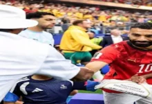 صامويل جاكسون يتابع مباريات كأس العالم بعد لقائه بمحمد صلاح - صور