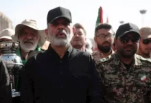 صلاة الجنازة على خامنئي بحضور الرئيس الإيراني وكبار المسؤولين