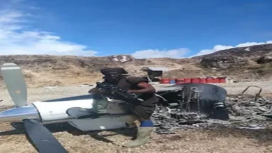 متمردو بابوا يقتلون طياراً أمريكياً ويشعلون النيران في طائرته 5 متمردو بابوا يقتلون طياراً أمريكياً ويشعلون النيران في طائرته