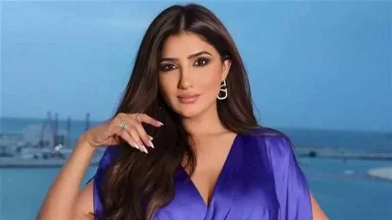 محمد إمام وشيكو يردان على تهنئة مي عمر بنجاح فيلم صقر وكناريا