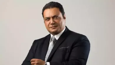 مراد مكرم يدعو إلى توفير البيئة المناسبة للمرأة المصرية بدلاً من السخرية منها