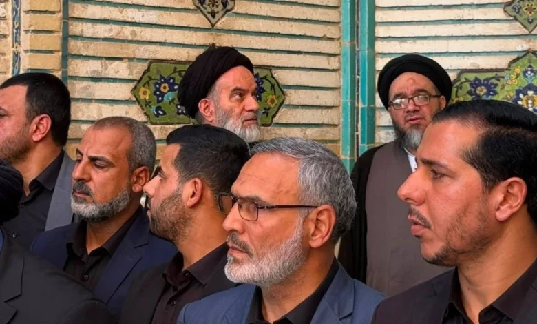 مشاركة نجلي السيستاني في مراسم تشييع جثمان الخامنئي في النجف الأشرف