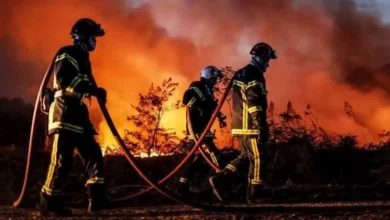 موجة حر تؤدي إلى اندلاع حرائق واسعة في جنوب فرنسا وتسبب نزوح الآلاف