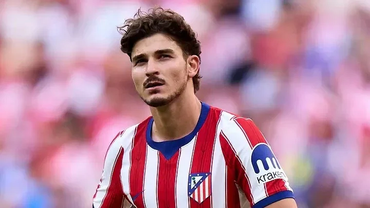 أتلتيكو مدريد يؤكد استحالة انتقال ألفاريز إلى برشلونة