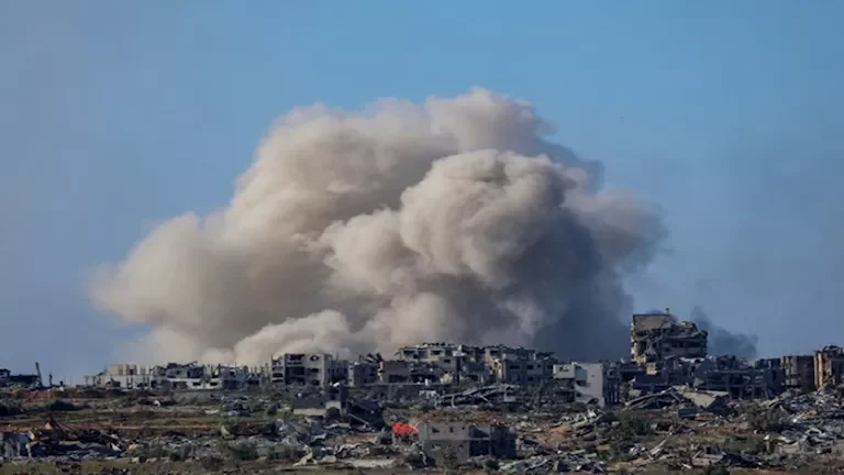 إصابة 10 فلسطينيين جراء قصف إسرائيلي على خان يونس في قطاع غزة