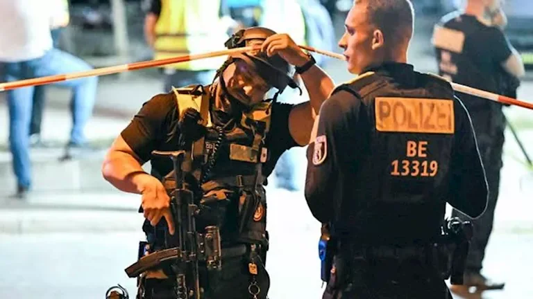 إصابة 7 أشخاص في حادث إطلاق نار وطعن ودهس بألمانيا