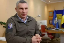 إصابة شخص واندلاع حرائق نتيجة هجوم روسي على كييف