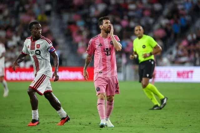 إنتر ميامي يتعرض للهزيمة أمام تورونتو رغم هدف ميسي