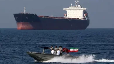 إيران تحتجز ناقلة نفط إماراتية وتقتادها إلى ميناء بندر عباس