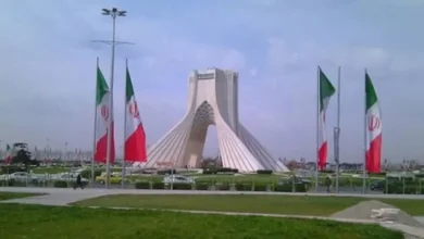 إيران تصف العقوبات الأمريكية بالإرهاب الاقتصادي وجريمة ضد الإنسانية