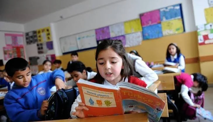 التربية النيابية تعلن عن حصر طباعة الكتب المدرسية داخل العراق لأول مرة