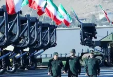 الحرس الثوري: اصطدام ناقلة نفط بلغمين بحريين في مضيق هرمز أدى لاندلاع النيران