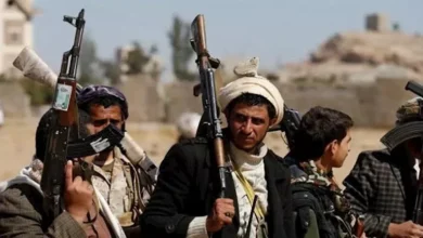 الحوثيون يستهدفون تجمعات سعودية في الرويك والعبر والثنية ومعسكرات شرقية في اليمن
