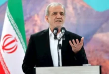 الرئيس الإيراني يدعو إلى إنهاء الحرب في الوقت الراهن ويؤكد قوة موقف بلاده