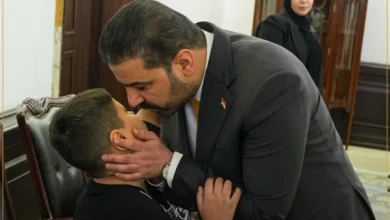 الزيدي يلتقي بأسرتي شهيدي الواجب في الدورة ويوجّه بترقيتهما رتبة أعلى