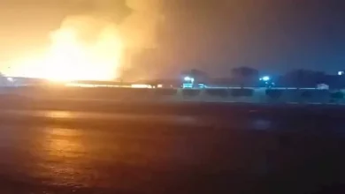 السيطرة على حريق في هنجر مصنع بويات ببورسعيد بواسطة 10 سيارات إطفاء