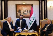العراق يؤكد لوفد روسي التزامه بسياسة متوازنة لدعم الحوار والحلول السلمية بين دول الجوار