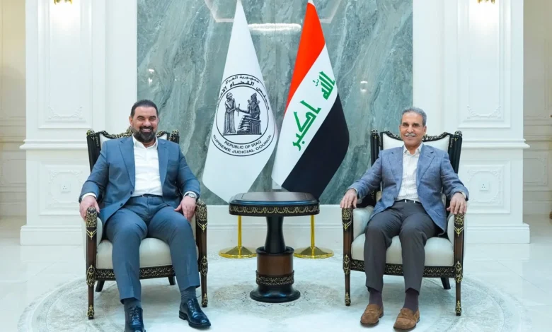 القاضي زيدان ورئيس البرلمان يناقشان تعزيز التعاون لإقرار القوانين الأساسية