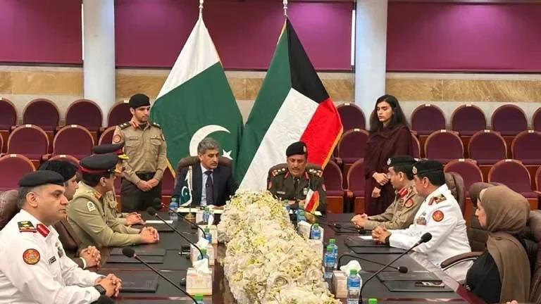 الكويت وباكستان توقعان اتفاقية لتعزيز التعاون العسكري وإدارة الحدود