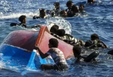 انتشال جثتين وفقدان 12 مهاجراً في غرق قارب بتونس