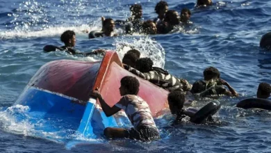 انتشال جثتين وفقدان 12 مهاجراً في غرق قارب بتونس