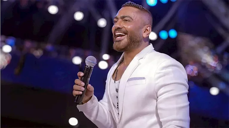 تامر حسني: محمد صلاح رمز للفخر لمصر والعرب بعد انتقاله إلى "طرابزون سبور"