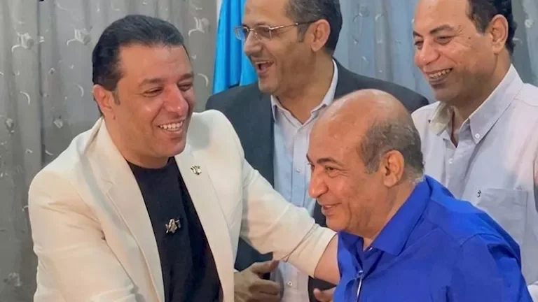 جلسة صلح تجمع مصطفى كامل وطارق الشناوي في نقابة الصحفيين