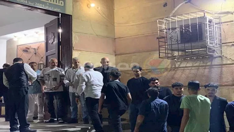 حجازي متقال يفتح أبواب العزاء في مسجد الحجاز لوفاة والدته