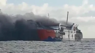 حريق مفاجئ في عبارة إندونيسية يودي بحياة شخص ويُنقذ 172 آخرين