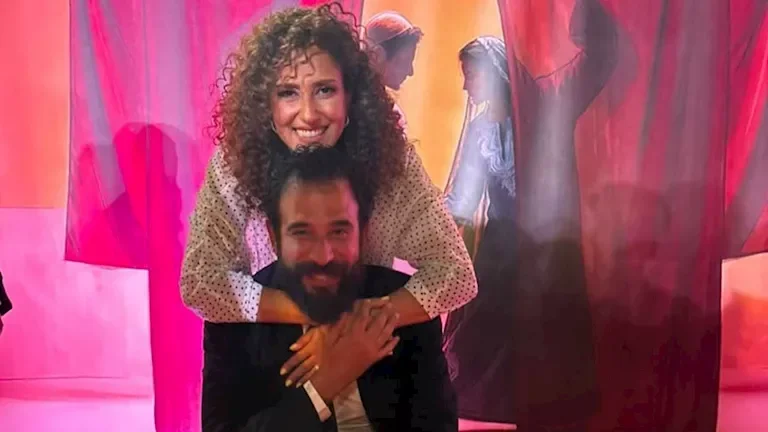 حنان مطاوع تحتفل بنجاح زوجها في مهرجان المسرح بعد حصوله على 4 جوائز