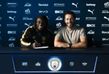 دوكو يواصل مسيرته مع مانشستر سيتي حتى عام 2031