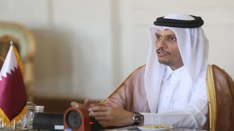 رئيس الوزراء القطري يزور طهران لبحث خفض التصعيد وحرية الملاحة في مضيق هرمز
