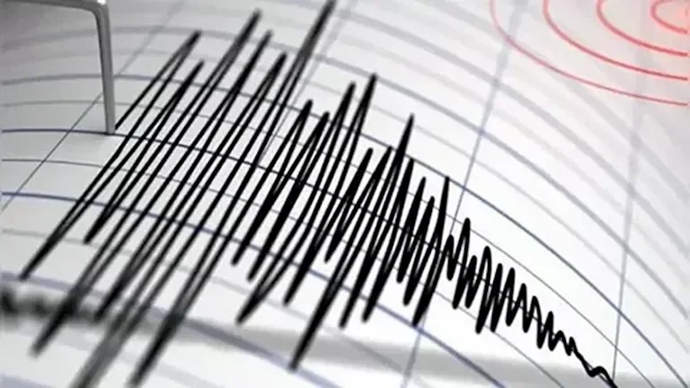 زلزال بقوة 5.7 درجة يضرب منطقة فلوريس في إندونيسيا