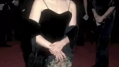 فنانة معروفة تروي تفاصيل علاقة غير تقليدية في فترة المراهقة