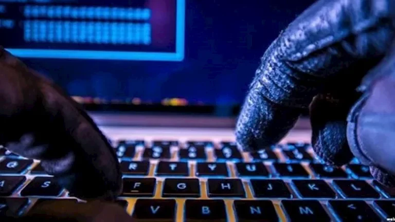 قراصنة إيرانيون يتسببون في تعطيل محطة كهرباء بريطانية لمدة 4 أيام