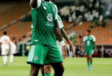 كلاسيكو القناصين: مواجهة مرتقبة بين واتكينز وتوني في "أرينا"