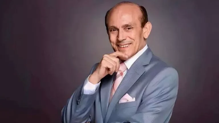 محمد صبحي يدخل المستشفى لإجراء فحوصات طبية ويطمئن جمهوره على صحته