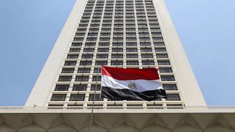 مصر تعبر عن إدانتها للغارات الإسرائيلية على مطار أبو الظهور العسكري في سوريا