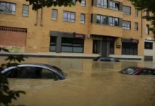 مصرع شخصين وإصابة طفلين نتيجة فيضانات في إسبانيا